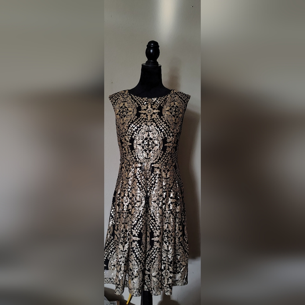Elegant Black and Gold Lace Dress Eva Mendes
